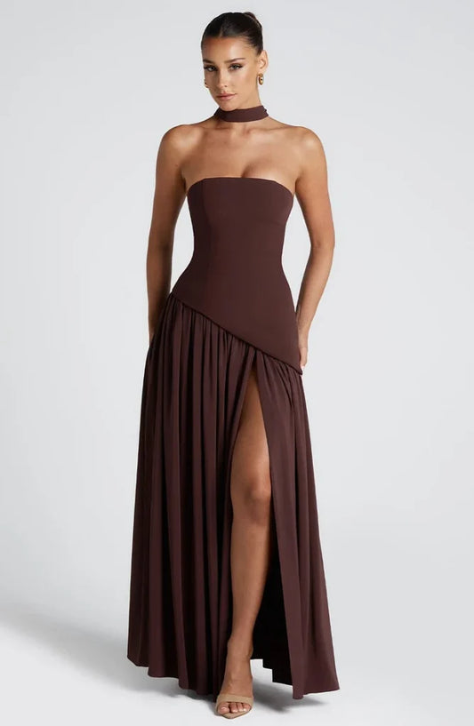 Maxikleid mit Spickung, schulterfrei und geschlitzt