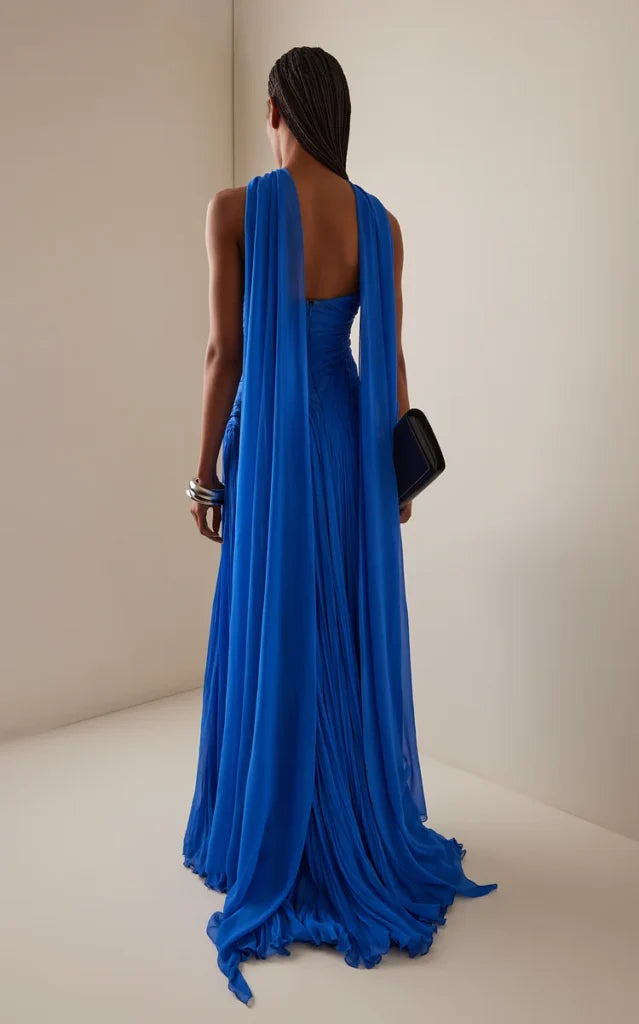 Gefaltetes Abendkleid mit Schaldetail