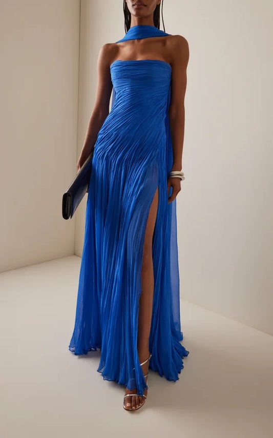Gefaltetes Abendkleid mit Schaldetail