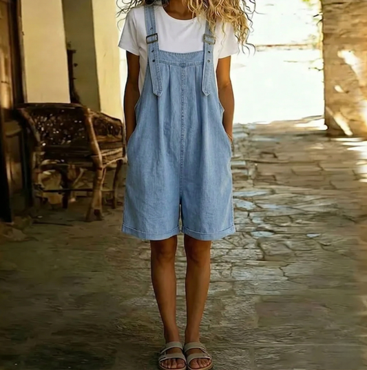 Isabel - Korte denim jumpsuit met een zacht katoenachtig gevoel en een vintage wassing in lichtblauw