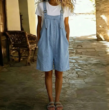 Isabel - Korte denim jumpsuit met een zacht katoenachtig gevoel en een vintage wassing in lichtblauw