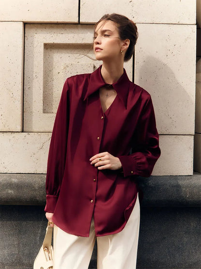 Freya Bluse mit spitzem Kragen und Knöpfen