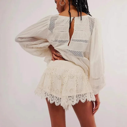 Evelyn Harrow Spitzen-Shorts