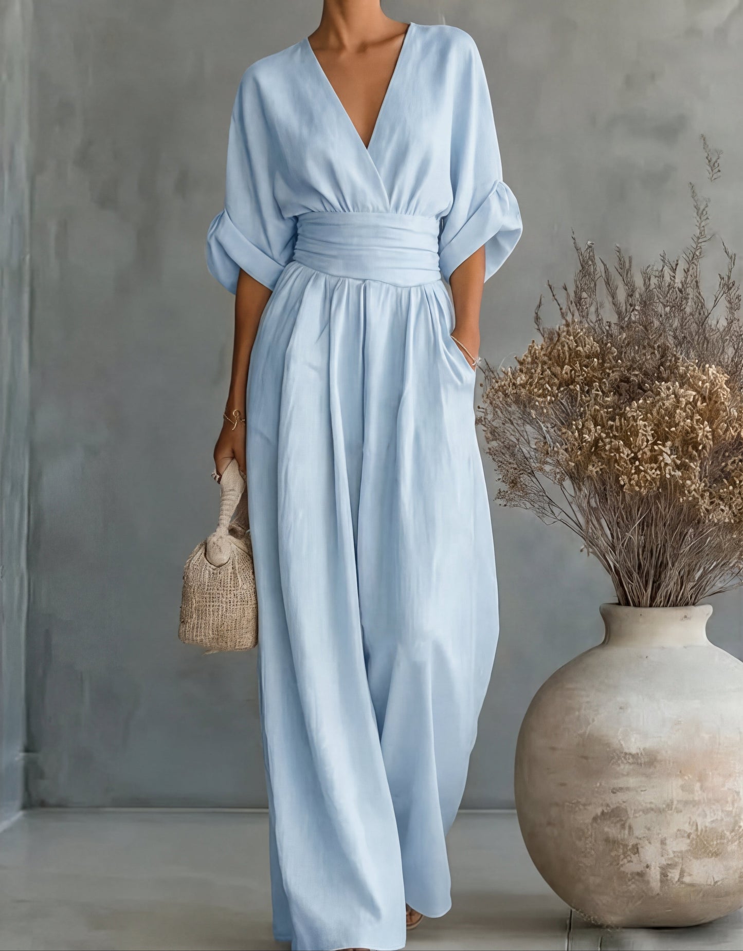 Daniella | Elegante jumpsuit met V-hals en wijde pijpen