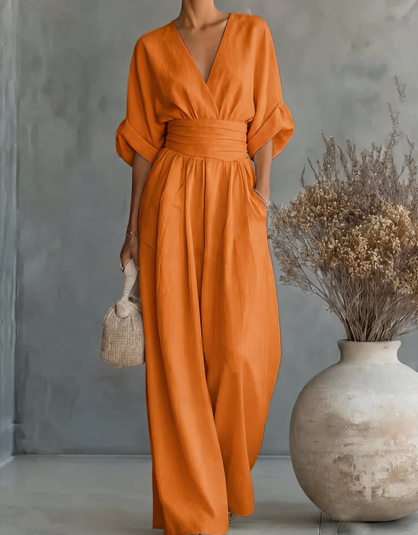 Daniella | Elegante jumpsuit met V-hals en wijde pijpen