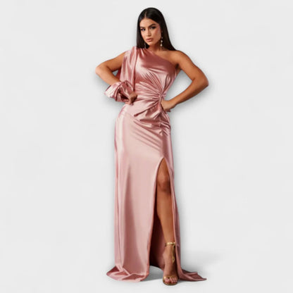 Elisa – Elegantes Kleid mit raffinierter Anziehungskraft