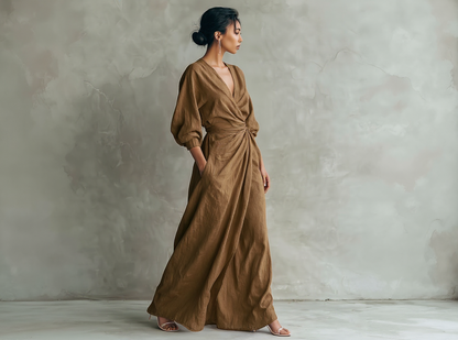 Minimalistische roze maxi-jurk met V-hals van gemengd linnen voor dames