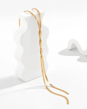 Elegante lange halsketting met verstelbaar slangontwerp